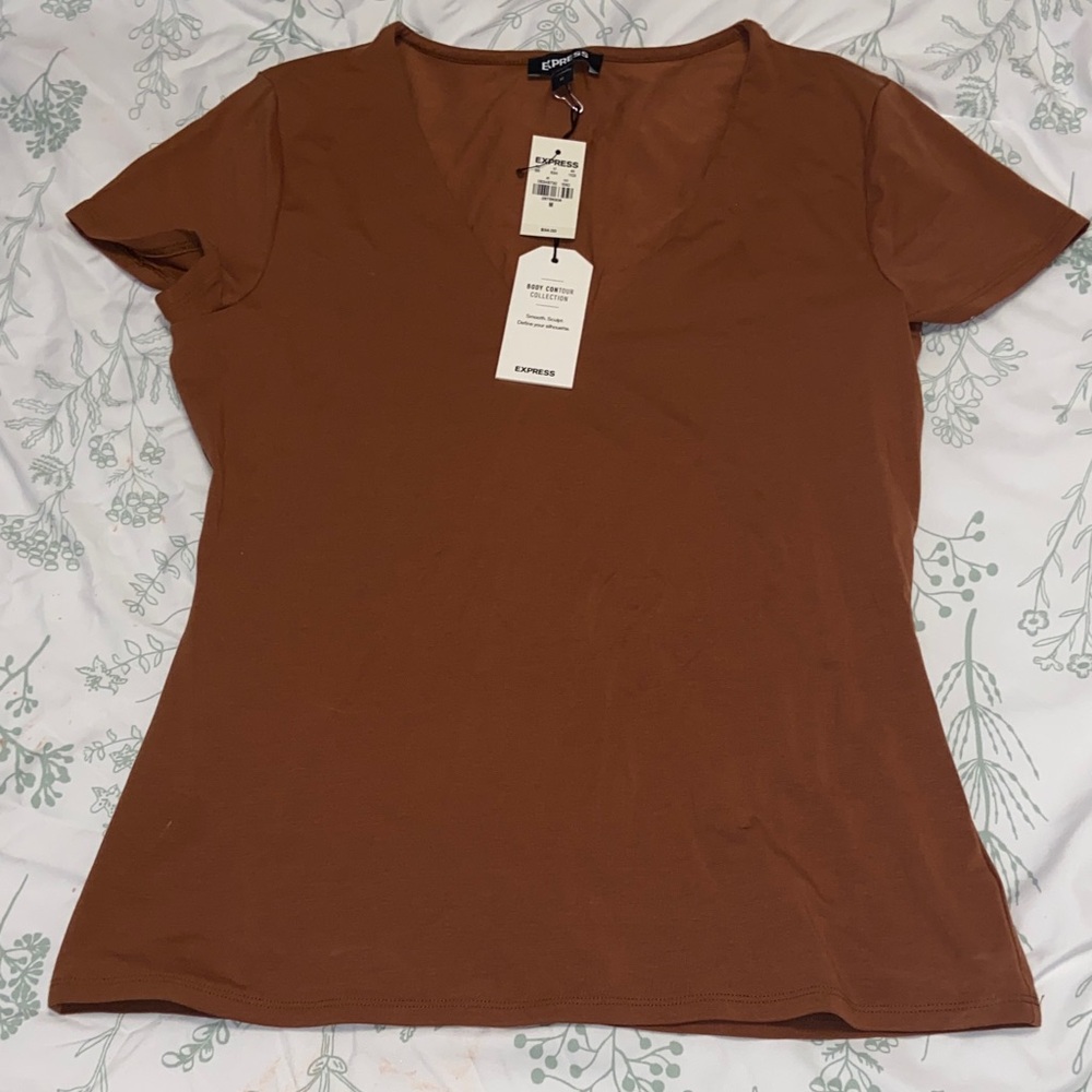 Express Women's body contour collection  Short Sleeve Brown Tee sz med🤎💕